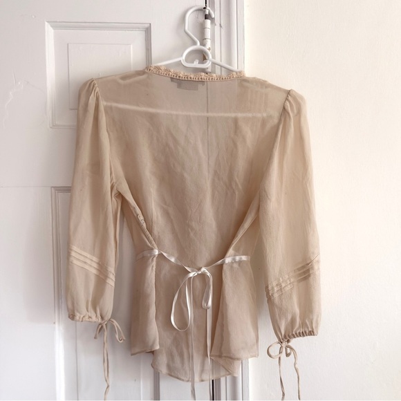 BCBGMaxAzria Silk Blouse in Nude Pleats & Ribbon ties. Women’s XS - Picture 2 of 5